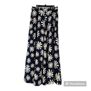 Wide leg flowers pants size S
